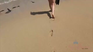 Сексуальные девушки в порно - Naughty GF Rococo Royalle Asks for Cum on Her Face на HOT-GIRLS-PORN.COM