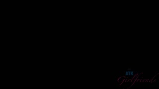 Сексуальные девушки в порно - POV massage with Jill Kassidy leads to intense fingering and creampie на HOT-GIRLS-PORN.COM