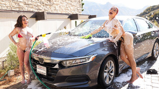 Сексуальные девушки в порно - Trans Car Wash Scene 1: Big Cock Shemale Gets Hardcore Facial and Cum Swallowing на HOT-GIRLS-PORN.COM