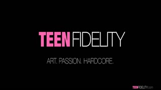Сексуальные красотки в порно - Daydream Daisy and Ryan Madison Live Out a Teen Hardcore Dream HOT-GIRLS-PORN.COM