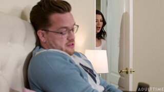 Сексуальные девушки в порно - Teen Spying on Older Man's Blowjob на HOT-GIRLS-PORN.COM