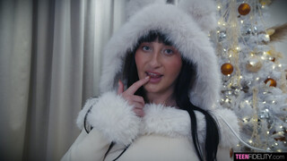 Сексуальные красотки в порно - Ryan Madison Fucks Teen Aleksa Mink For Christmas HOT-GIRLS-PORN.COM