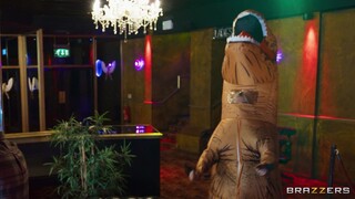 Сексуальные девушки в порно - Indoor Sex and Striptease на HOT-GIRLS-PORN.COM