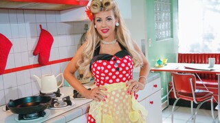 Сексуальные девушки в порно - Deepthroat Delight for the Milkman на HOT-GIRLS-PORN.COM