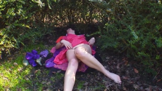 Сексуальные девушки в порно - Juicy Sadie Outdoor Pissing Fantasy на HOT-GIRLS-PORN.COM