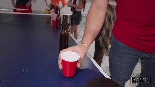 Сексуальные девушки в порно - Selina's Pants Off Party на HOT-GIRLS-PORN.COM