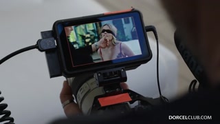 Сексуальные девушки в порно - Safe and Unleashed: My Wife's Story на HOT-GIRLS-PORN.COM