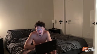Сексуальные девушки в порно - Luke Love's Bedroom Fucking with BigBootyTay на HOT-GIRLS-PORN.COM