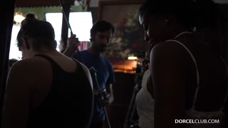 Сексуальные девушки в порно - Uncovering Olivia: The Making Process на HOT-GIRLS-PORN.COM