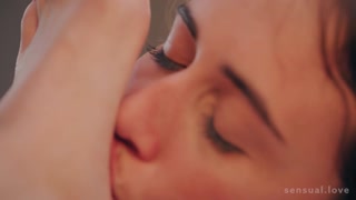 Сексуальные девушки в порно - Blonde Bombshell Kelly Collins Gets Naughty на HOT-GIRLS-PORN.COM