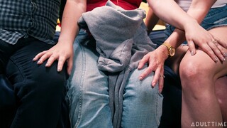 Сексуальные девушки в порно - Hairy Pussy and Open Legs на HOT-GIRLS-PORN.COM