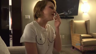 Сексуальные девушки в порно - Lucy Valentine – teasing with smoke then begging for it на HOT-GIRLS-PORN.COM