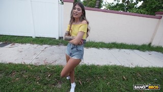 Сексуальные девушки в порно - Skinny Charlotte's Bus Handjob на HOT-GIRLS-PORN.COM