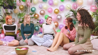 Сексуальные девушки в порно - German Girls with Piercings Get Down на HOT-GIRLS-PORN.COM