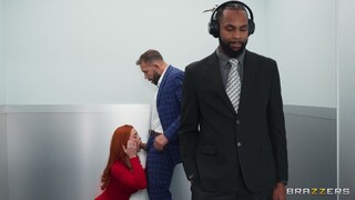 Сексуальные девушки в порно - Getting Fucked in Public with Sinatra Monroe на HOT-GIRLS-PORN.COM