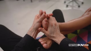 Сексуальные девушки в порно - Unapologetic Office Foot Fetish - POV на HOT-GIRLS-PORN.COM