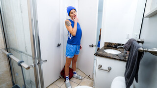 Сексуальные девушки в порно - Blonde in Thong Gave Me a Bathroom Blowjob! на HOT-GIRLS-PORN.COM