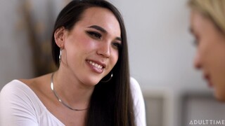 Сексуальные девушки в порно - Small Tits Brunette Takes Shemale Cock - Blowjob & Doggystyle на HOT-GIRLS-PORN.COM