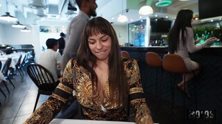 Сексуальные девушки в порно - Dakota's Fancy Food Frenzy на HOT-GIRLS-PORN.COM