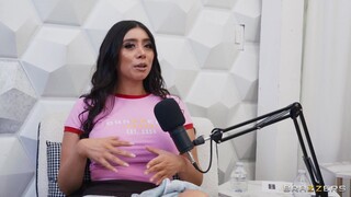 Сексуальные красотки в порно - 69 and Double Blowjob in Episode 8 with Violet Myers HOT-GIRLS-PORN.COM