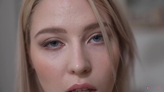 Сексуальные девушки в порно - Kira's Small Tits Get Fucked by Multiple Dicks на HOT-GIRLS-PORN.COM