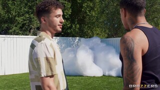 Сексуальные красотки в порно - Double Team Anal Action with Apollo Banks HOT-GIRLS-PORN.COM