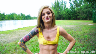 Сексуальные девушки в порно - Sean Lawless and Roxy Ryder Disc Golf Fun на HOT-GIRLS-PORN.COM