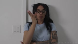 Сексуальные девушки в порно - Stepdaughter's Handy Lover на HOT-GIRLS-PORN.COM