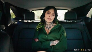 Сексуальные девушки в порно - Hot Brunette Takes Two Cocks in Standing Doggystyle на HOT-GIRLS-PORN.COM