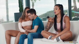 Сексуальные девушки в порно - European Roommate Swap with Big Tits на HOT-GIRLS-PORN.COM
