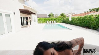 Сексуальные девушки в порно - Facial for Danai на HOT-GIRLS-PORN.COM