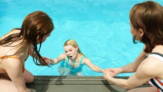 Сексуальные красотки в порно - Wet 'n Wild Summer Threesome HOT-GIRLS-PORN.COM