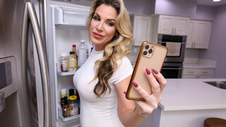 Сексуальные девушки в порно - Mature Stepmom's MILF Moment на HOT-GIRLS-PORN.COM