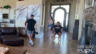 Сексуальные девушки в порно - Behind the Lens: Emma Barnes and Jack Phoenix! на HOT-GIRLS-PORN.COM