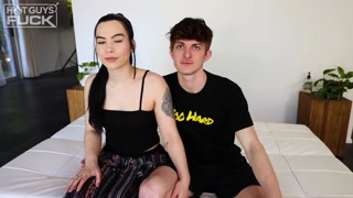Сексуальные девушки в порно - Alyssa Amythest Interviews Bryce Kelly About His First Time Sex на HOT-GIRLS-PORN.COM