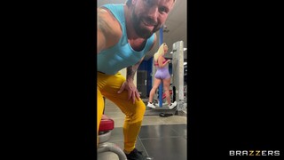 Сексуальные девушки в порно - Blonde Babe Busted! на HOT-GIRLS-PORN.COM