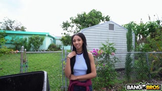 Сексуальные девушки в порно - Black Teen Girl Swallows Cum in Shaved Pussy Scene на HOT-GIRLS-PORN.COM