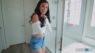 Сексуальные девушки в порно - Wanting It Bad in the Bathroom на HOT-GIRLS-PORN.COM