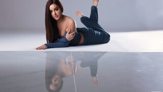 Сексуальные девушки в порно - Masturbation Session Turns into FFM Freakshow на HOT-GIRLS-PORN.COM