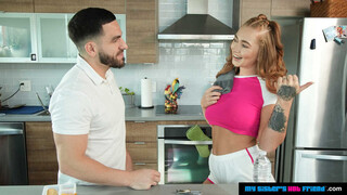 Сексуальные девушки в порно - College girl Callie Black gets fucked by Peter Green на HOT-GIRLS-PORN.COM