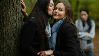 Сексуальные девушки в порно - Trimmed and Shaved Lesbian Fun in Bra на HOT-GIRLS-PORN.COM